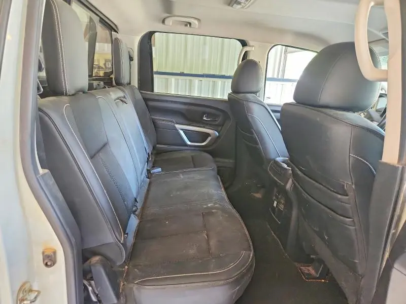 2017 NISSAN TITAN PRO-4X  