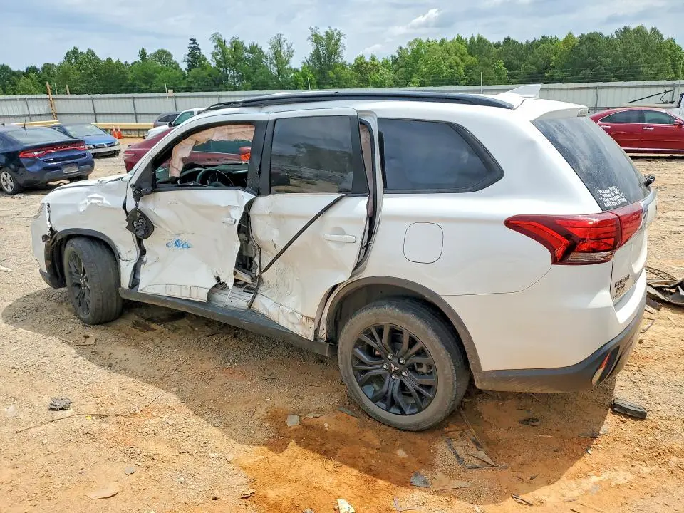 2019 MITSUBISHI OUTLANDER SE  