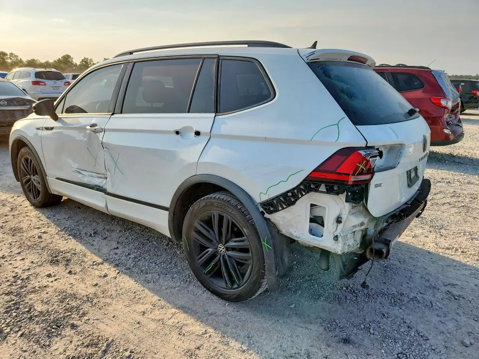 2022 VOLKSWAGEN TIGUAN SE R-LINE BLACK  