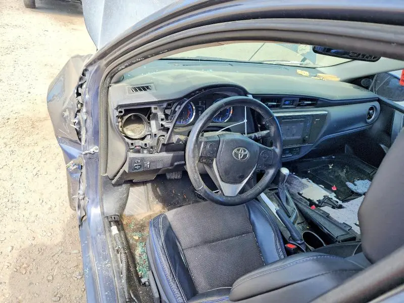 2017 TOYOTA COROLLA SE  