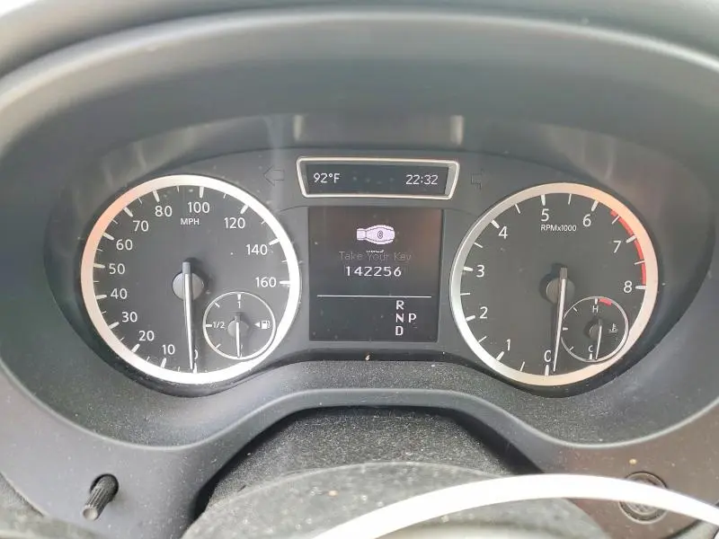 2017 INFINITI QX30 BASE  
