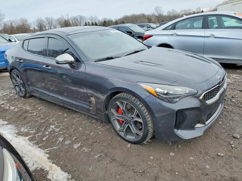 2019 KIA STINGER GT1  