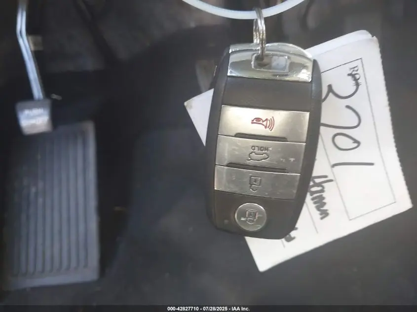 2017 KIA SORENTO 2.4L LX