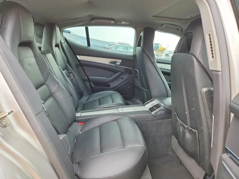 2011 PORSCHE PANAMERA 2  