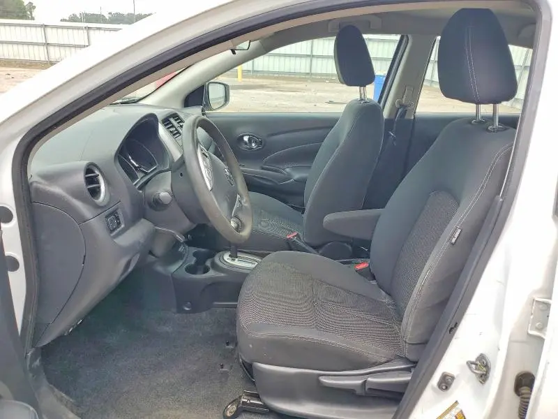 2019 NISSAN VERSA SV  