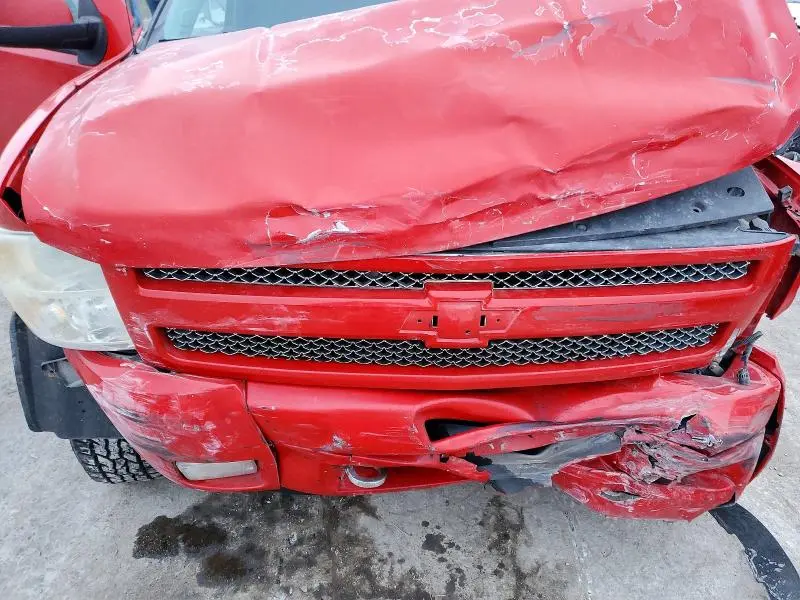 2011 CHEVROLET SILVERADO K1500 LT  