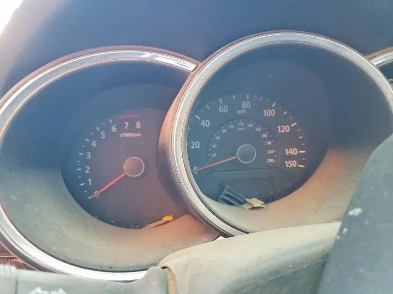 2011 KIA SORENTO GL  