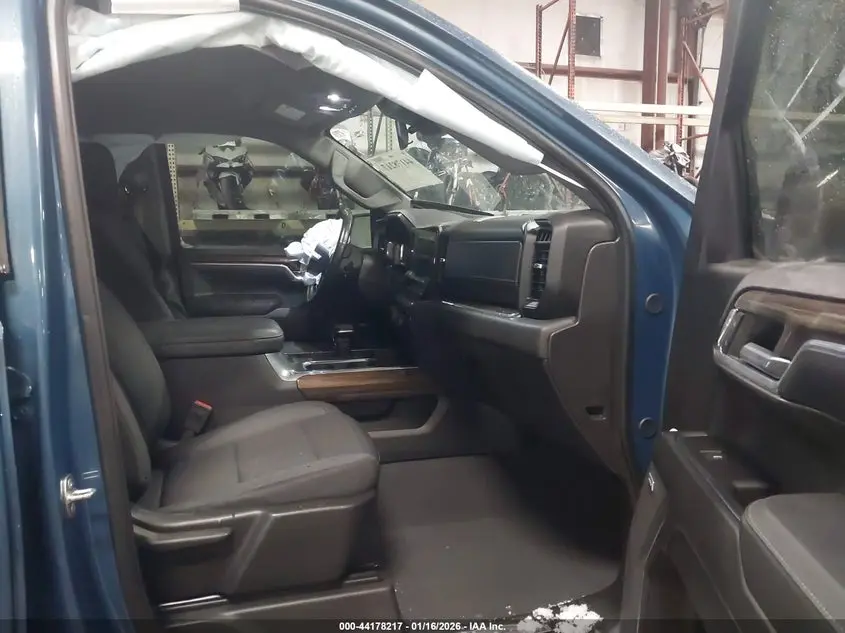 2024 CHEVROLET SILVERADO 1500 4WD  SHORT BED RST