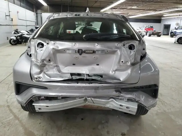 2020 TOYOTA C-HR XLE  
