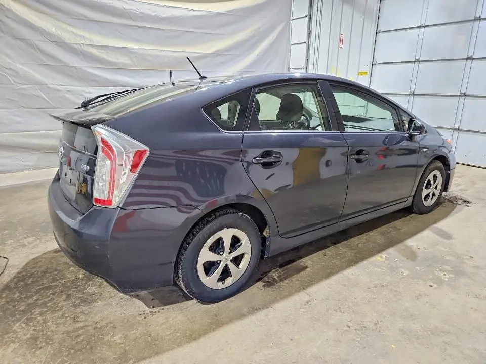2015 TOYOTA PRIUS TWO  