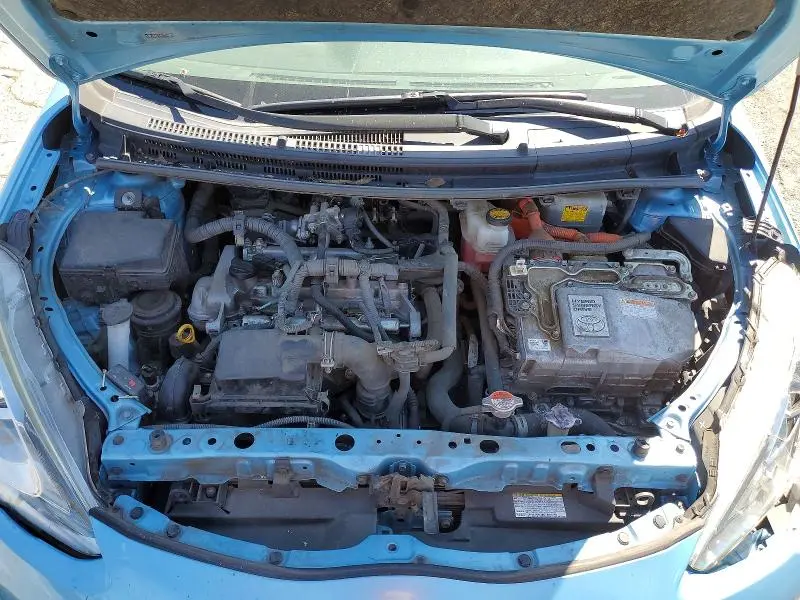 2015 TOYOTA PRIUS C TWO  