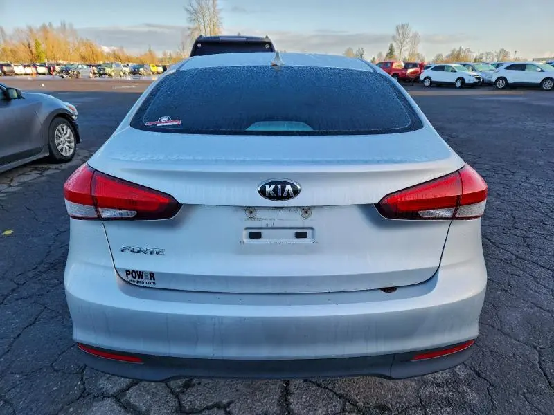 2017 KIA FORTE LX  