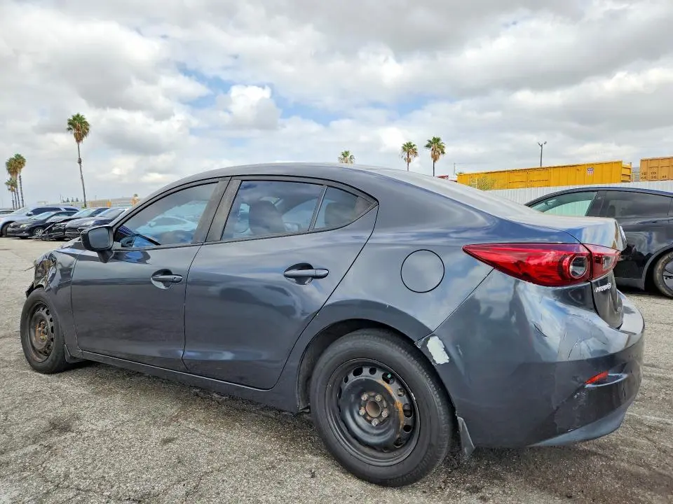 2015 MAZDA 3 SV  