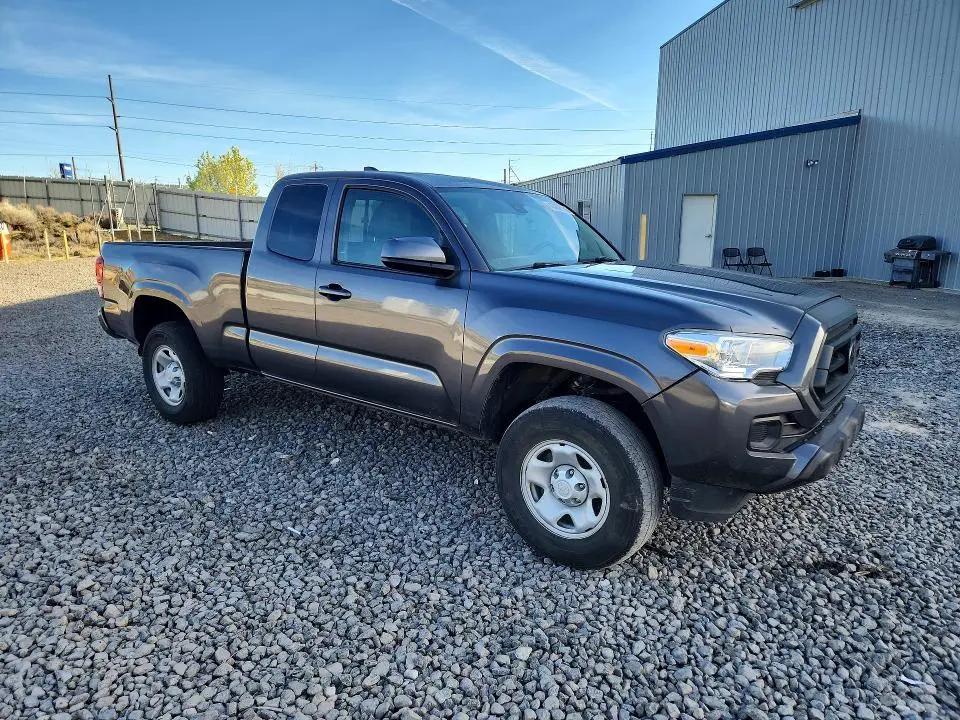 2022 TOYOTA TACOMA SR  