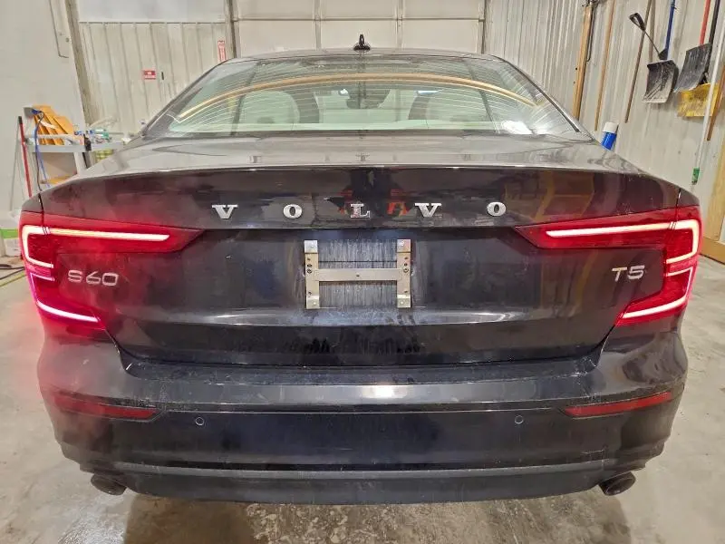 2020 VOLVO S60 T5 MOMENTUM  