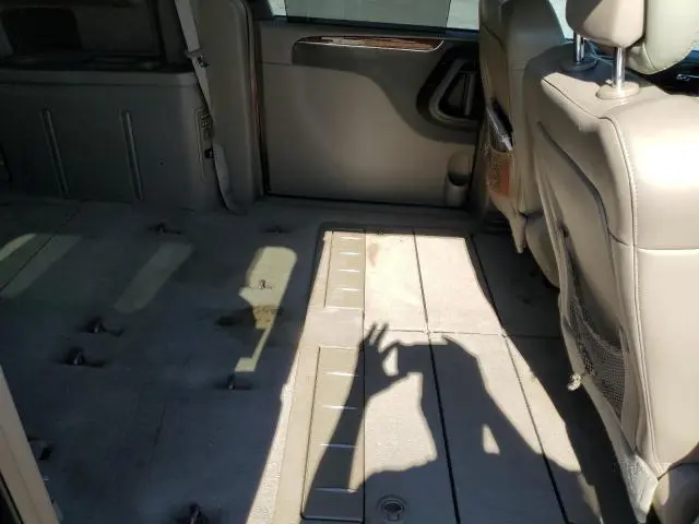 2011 CHRYSLER TOWN & COUNTRY LIMITED  