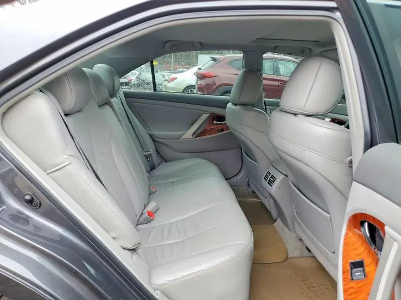 2010 TOYOTA CAMRY SE  