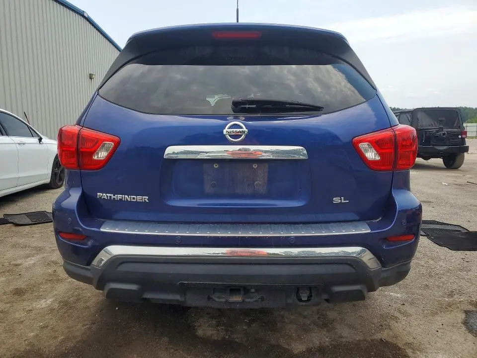 2017 NISSAN PATHFINDER SL  