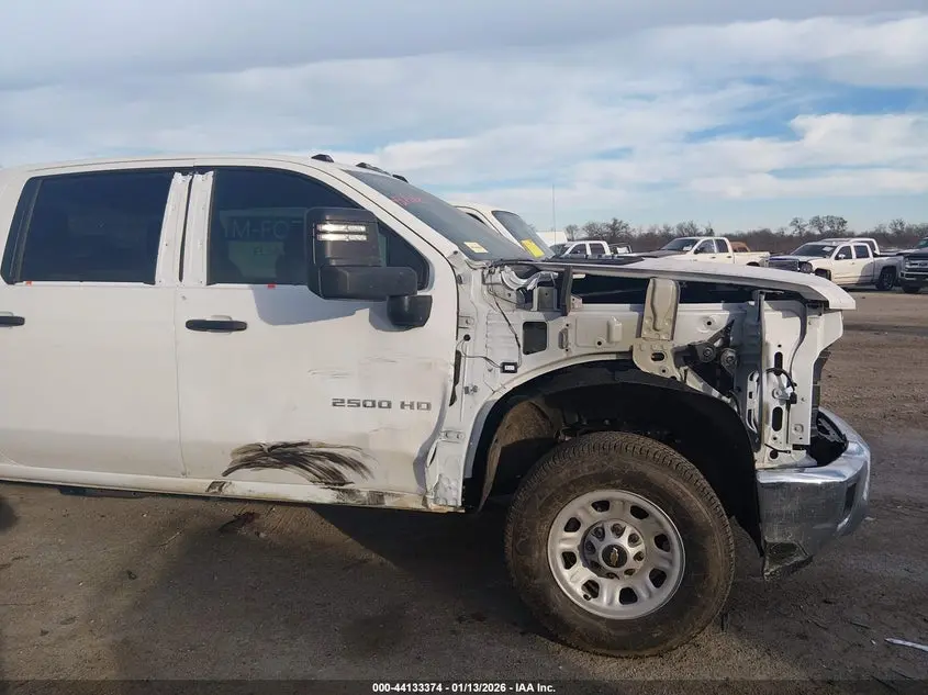 2025 CHEVROLET SILVERADO 2500HD 4WD  STANDARD BED WORK TRUCK