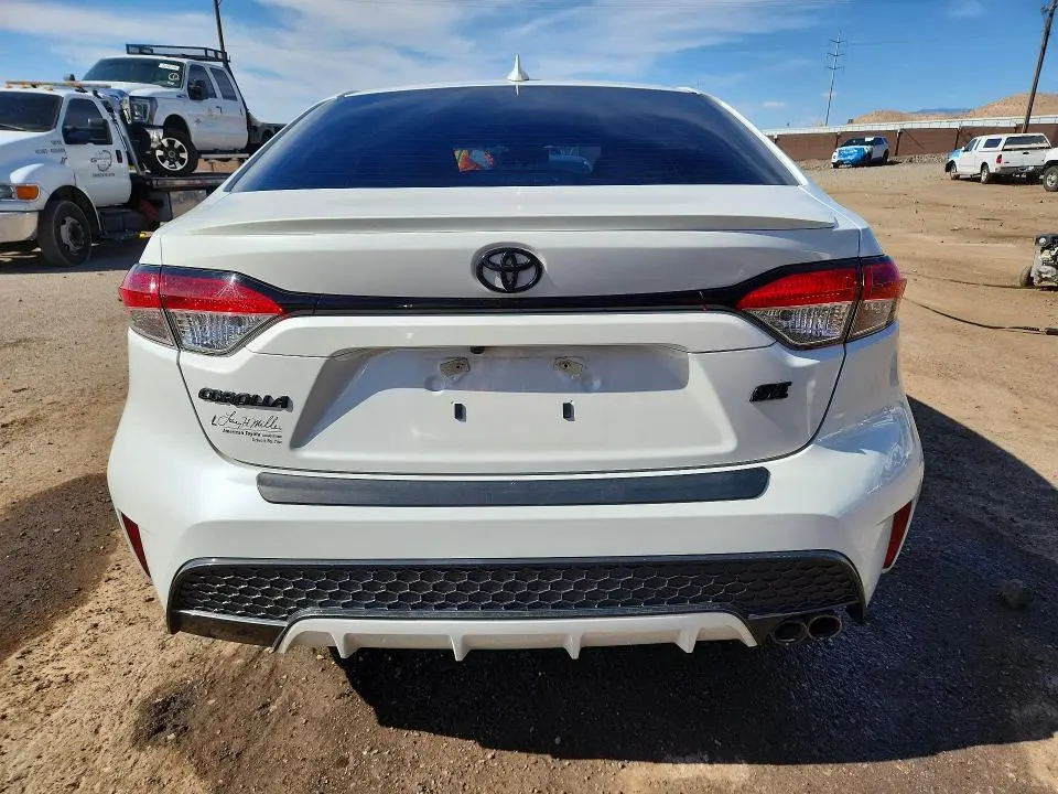 2020 TOYOTA COROLLA SE  