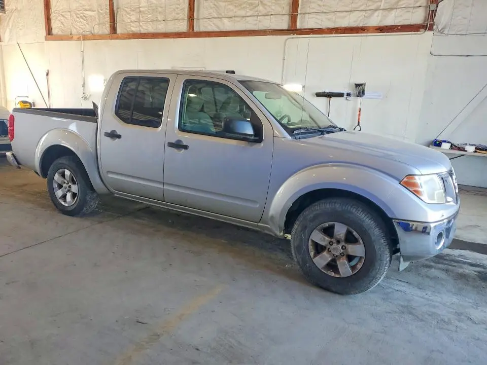 2010 NISSAN FRONTIER SE V6  