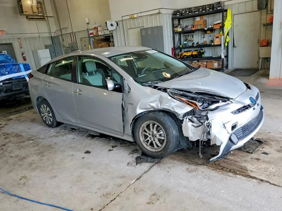 2020 TOYOTA PRIUS LE  