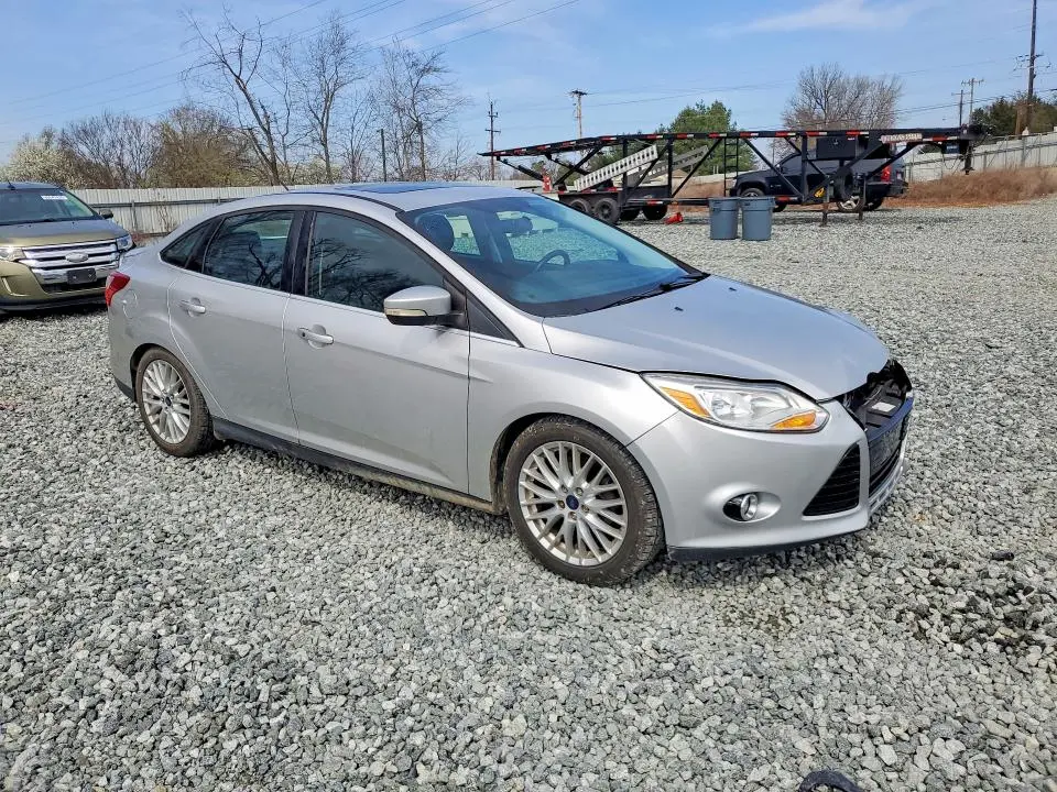 2014 FORD FOCUS TITANIUM  
