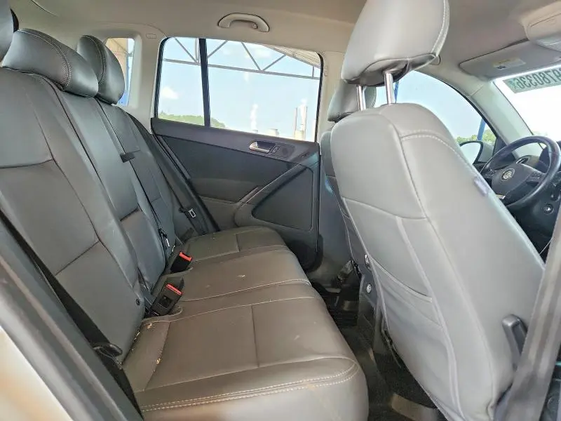 2015 VOLKSWAGEN TIGUAN S  