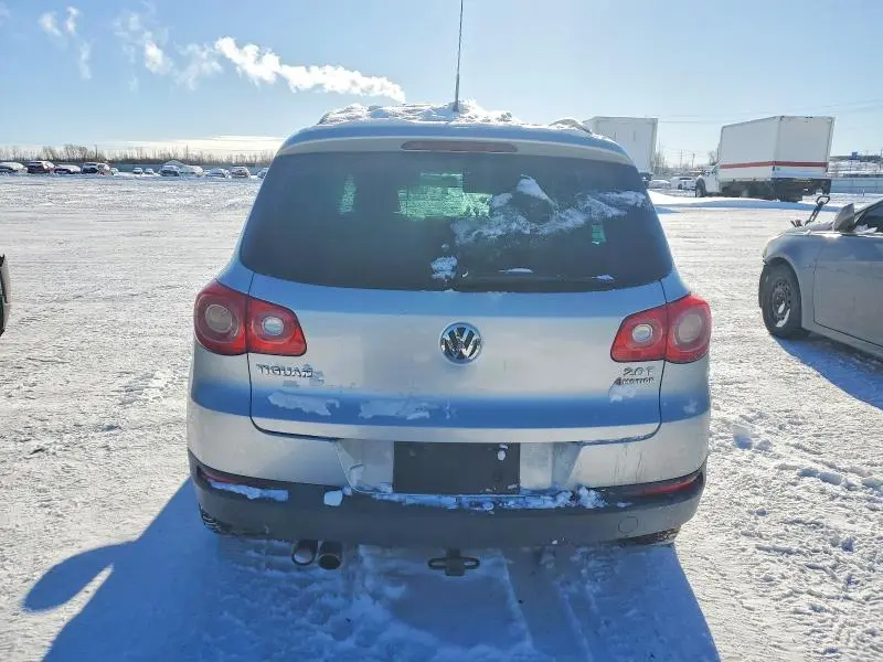 2010 VOLKSWAGEN TIGUAN SE  