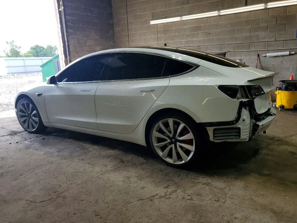 2018 TESLA MODEL 3   