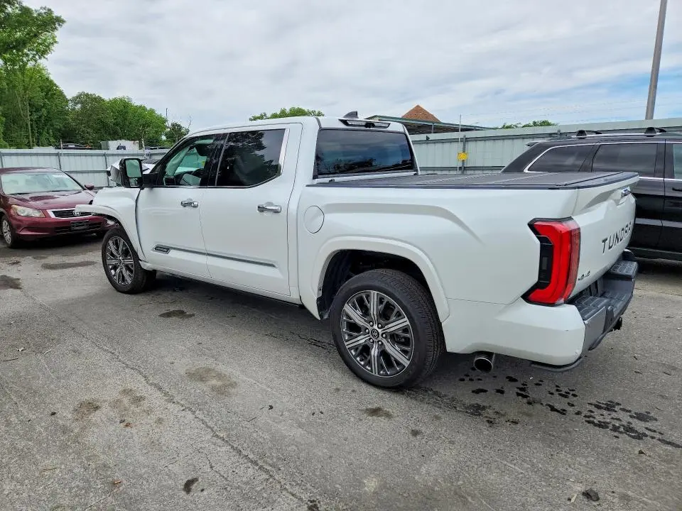 2023 TOYOTA TUNDRA CREWMAX CAPSTONE  