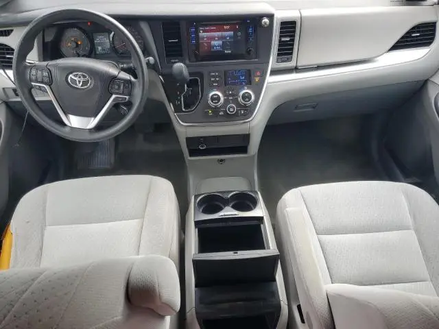 2016 TOYOTA SIENNA LE  