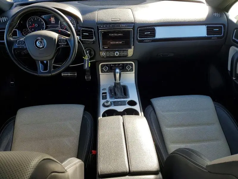 2017 VOLKSWAGEN TOUAREG   