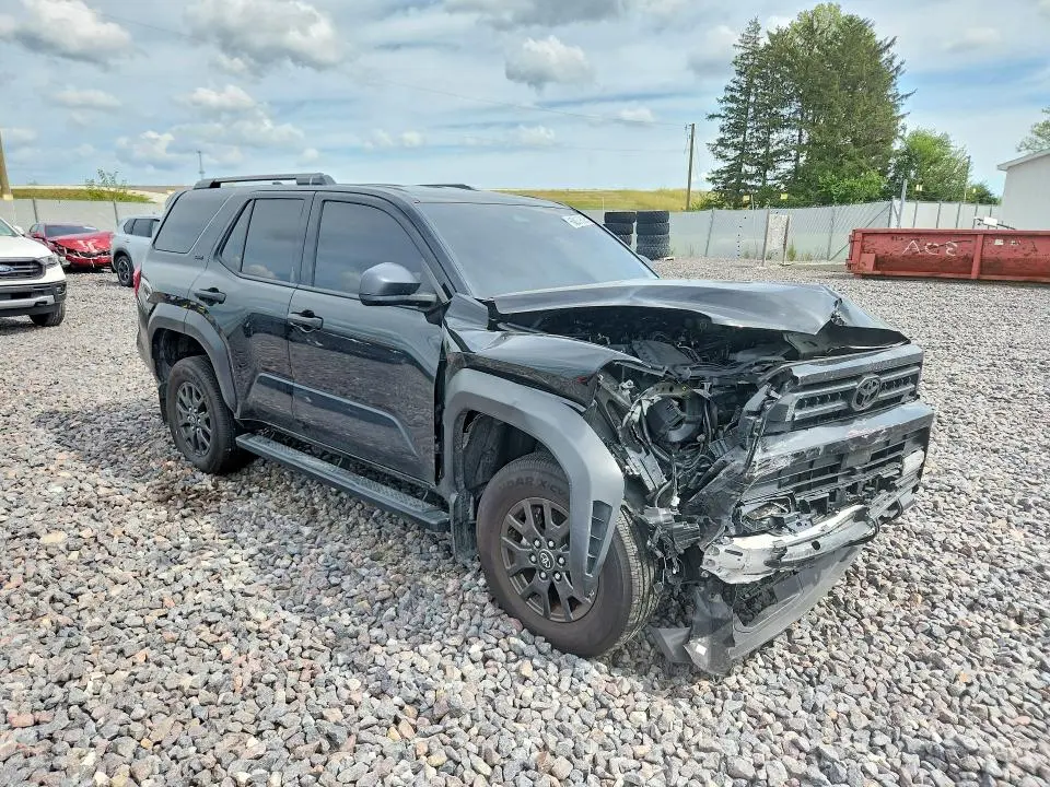 2025 TOYOTA 4RUNNER SR5  