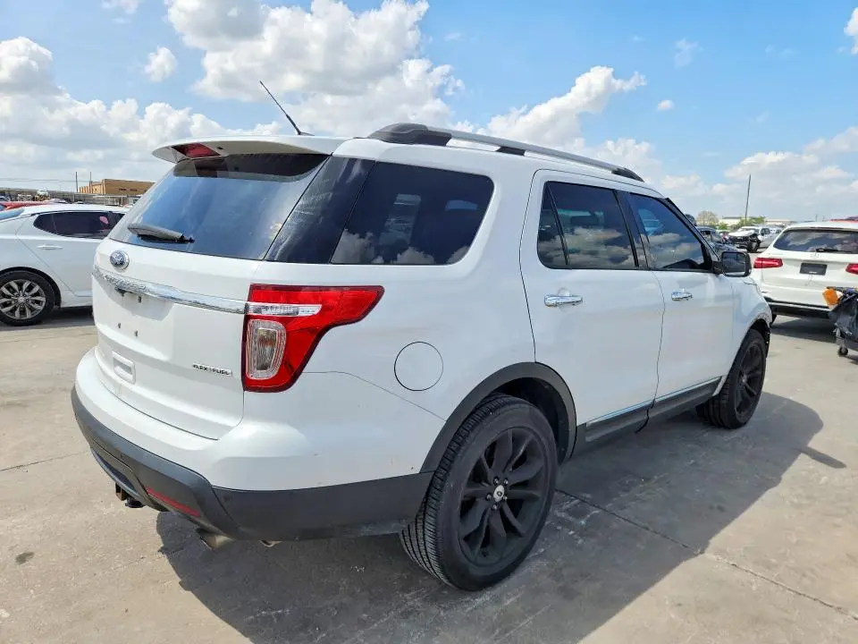 2015 FORD EXPLORER XLT  