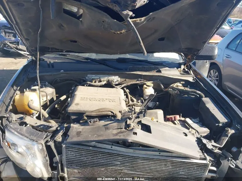 2010 FORD ESCAPE LIMITED