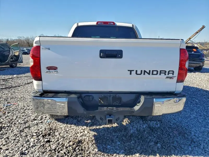 2017 TOYOTA TUNDRA SR5  