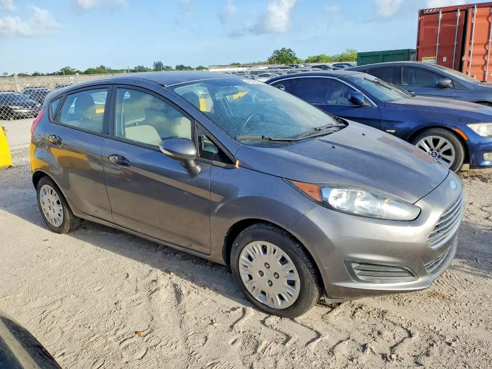 2014 FORD FIESTA SE  