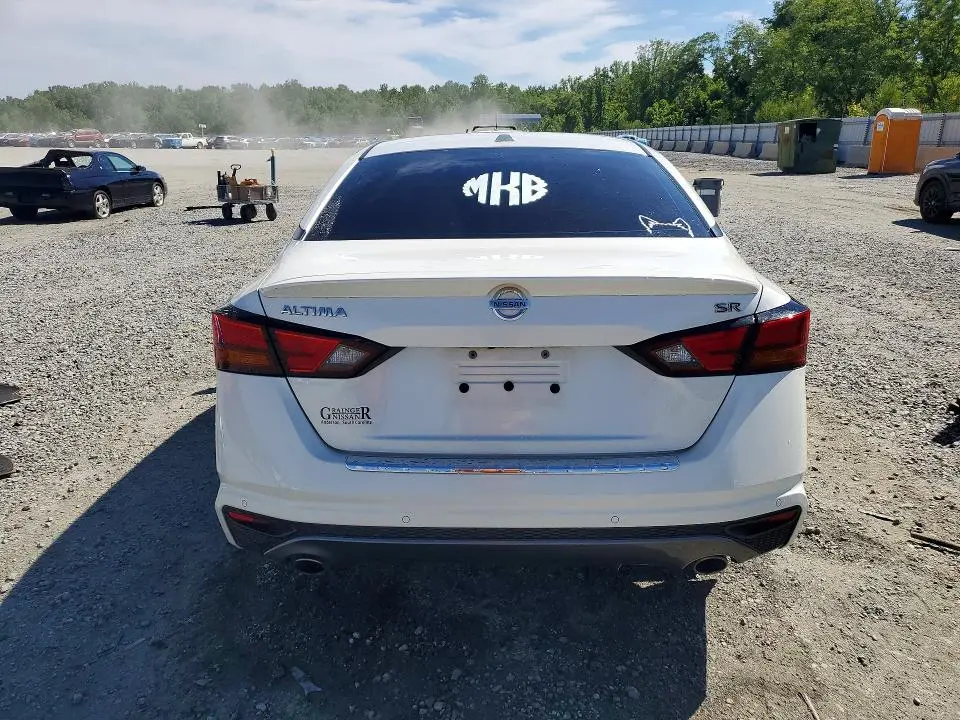 2021 NISSAN ALTIMA SR  