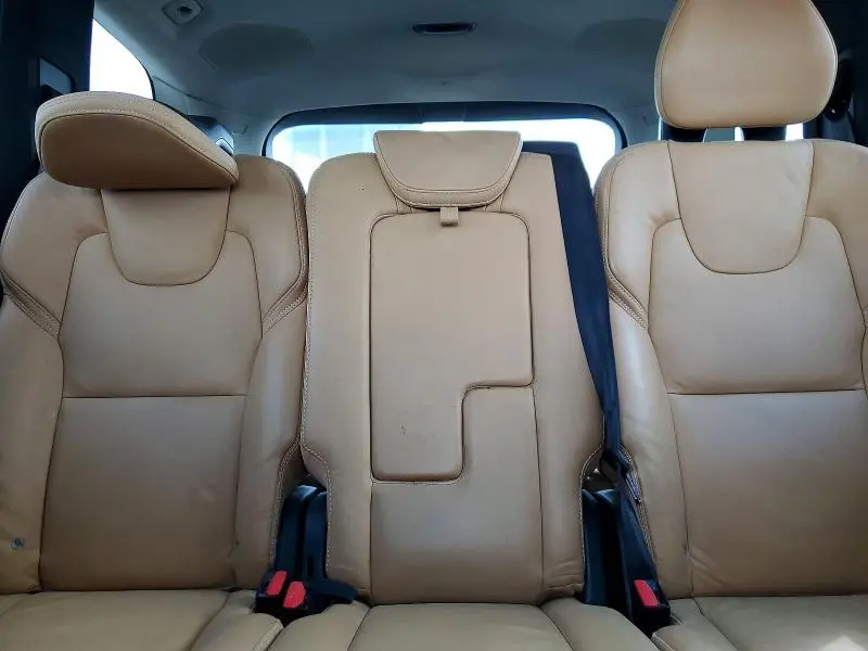 2016 VOLVO XC90 T6  