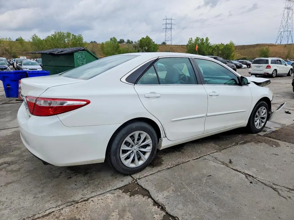 2015 TOYOTA CAMRY LE  