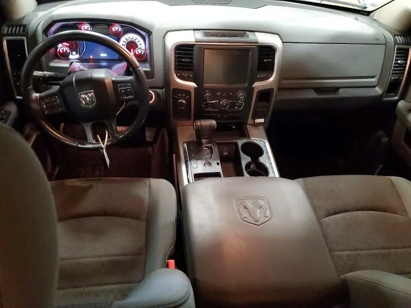 2013 RAM 1500 SLT  