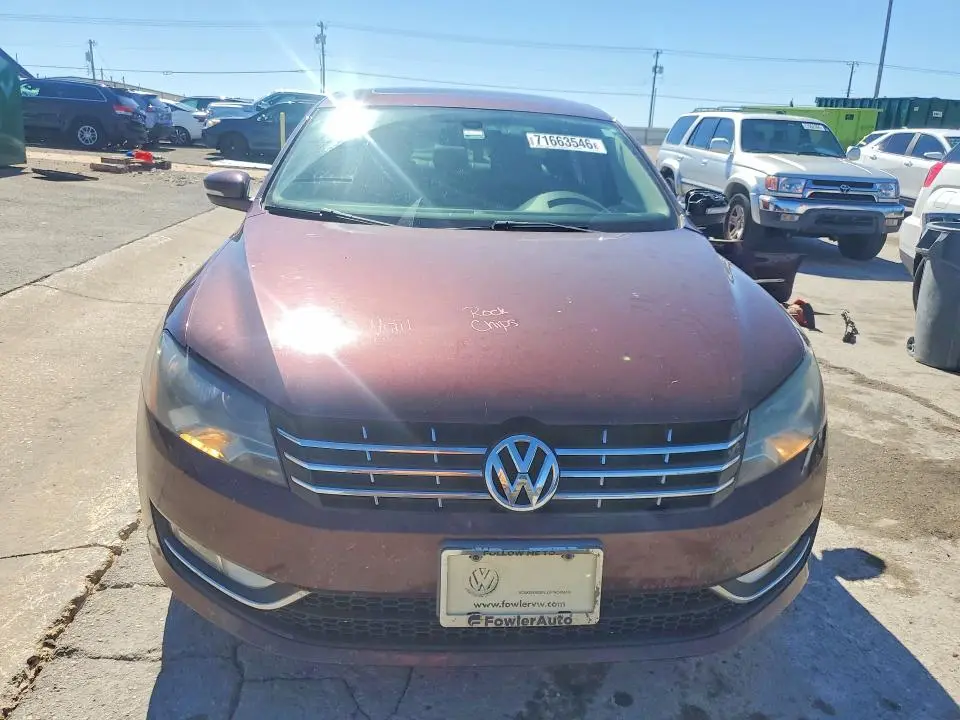 2013 VOLKSWAGEN PASSAT SE  