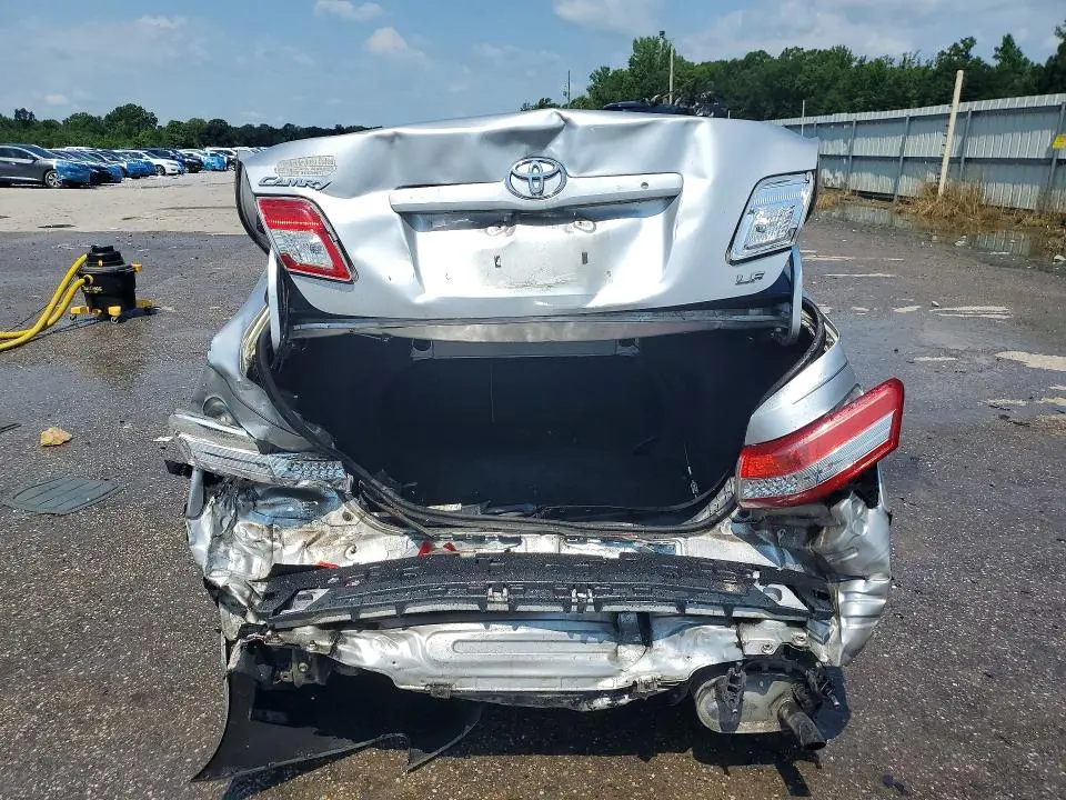 2011 TOYOTA CAMRY LE  