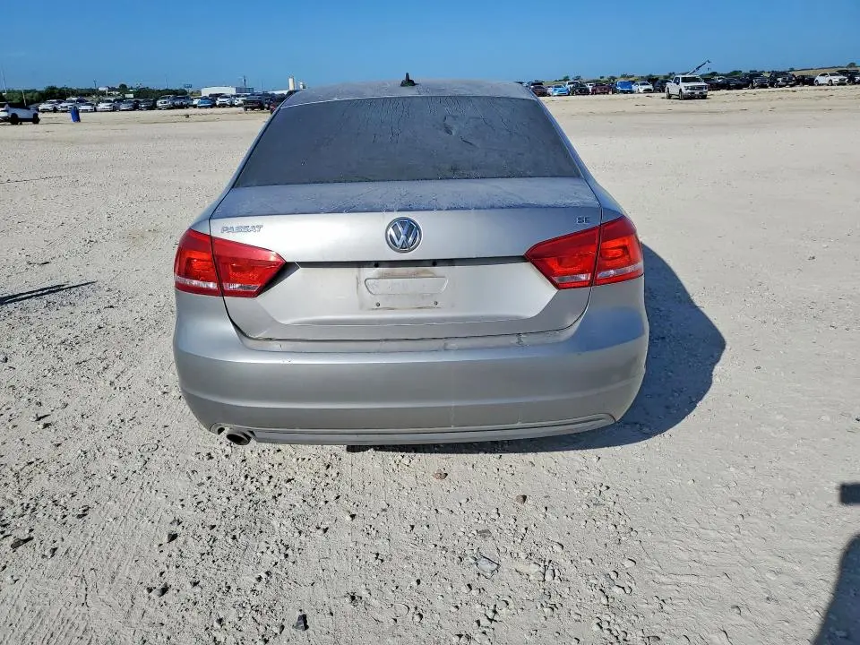 2012 VOLKSWAGEN PASSAT SE  