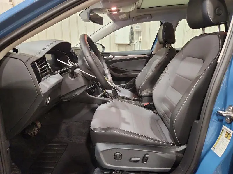 2025 VOLKSWAGEN JETTA SE  