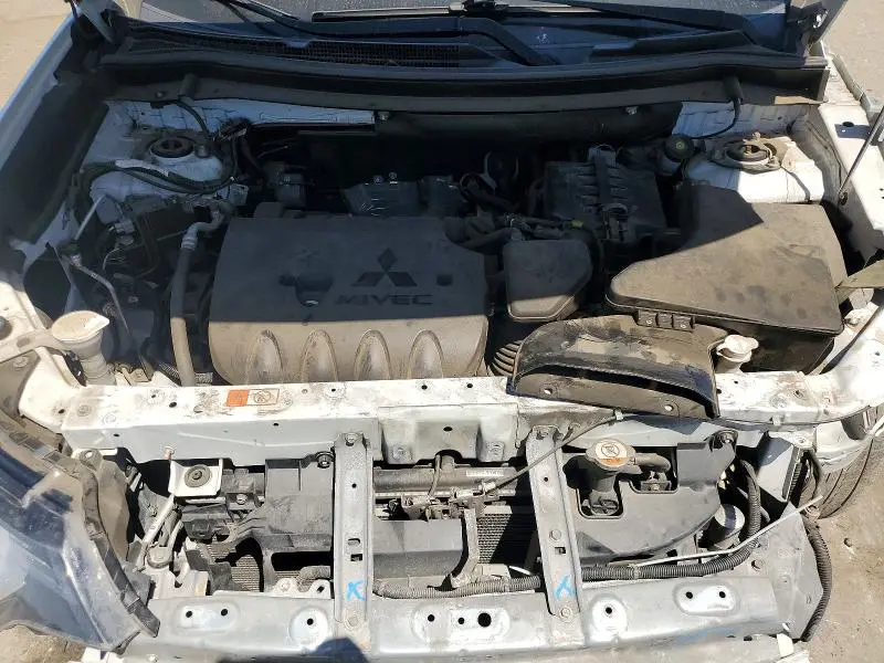 2019 MITSUBISHI OUTLANDER ES  
