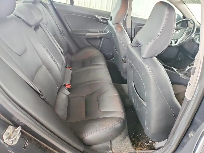 2015 VOLVO S60 PLATINUM  