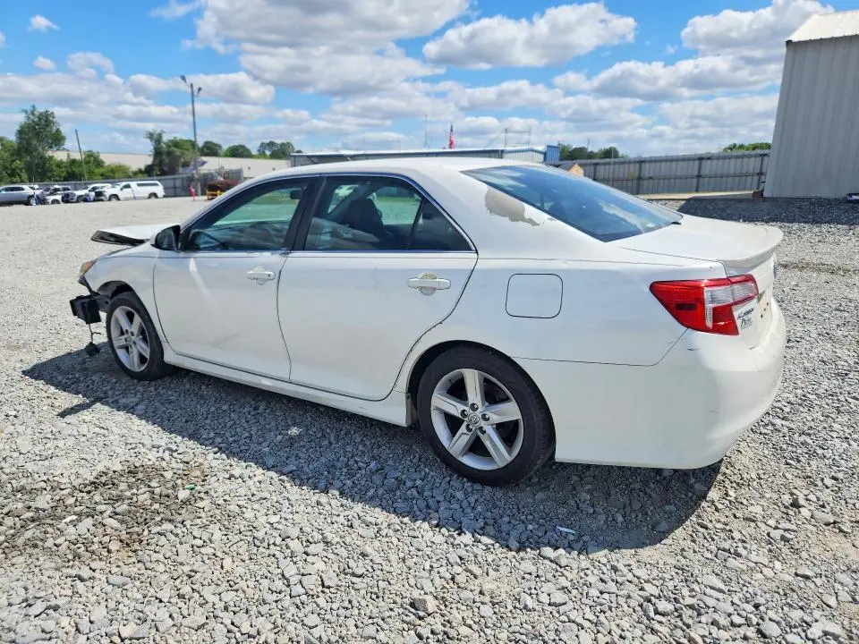 2014 TOYOTA CAMRY SE  