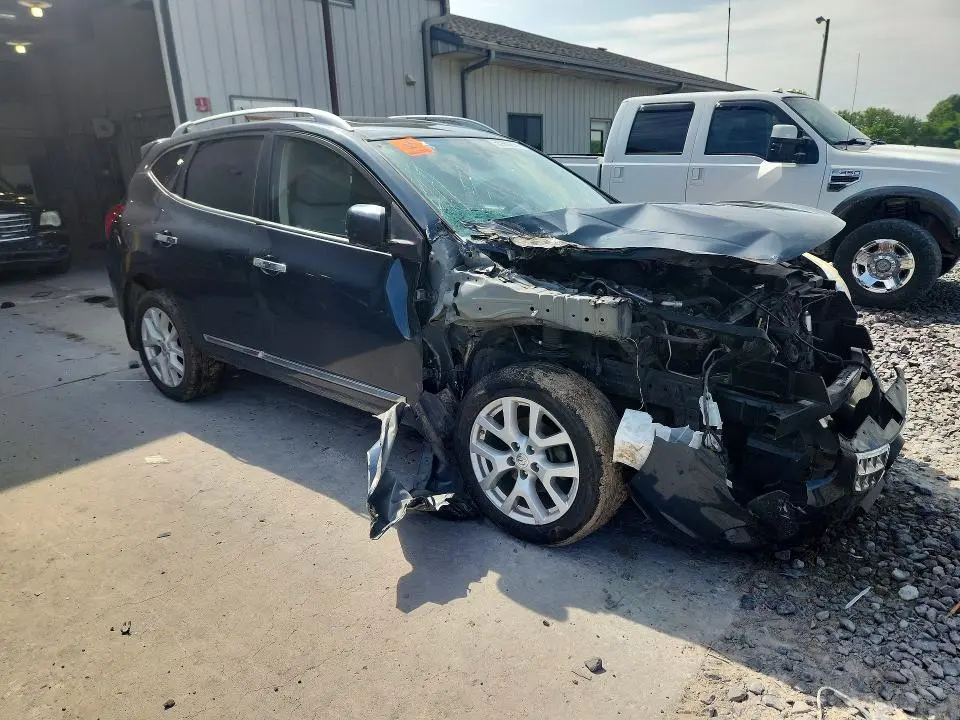 2013 NISSAN ROGUE S  